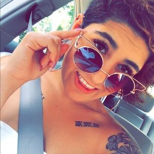 Meet your Posher, Beronica